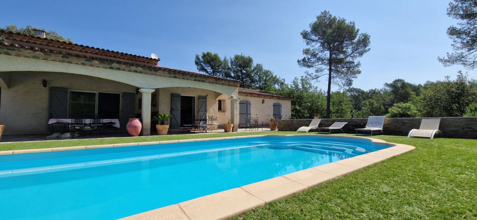 Belle villa de 150 m2 avec piscine et grand terrain sans vis à vis