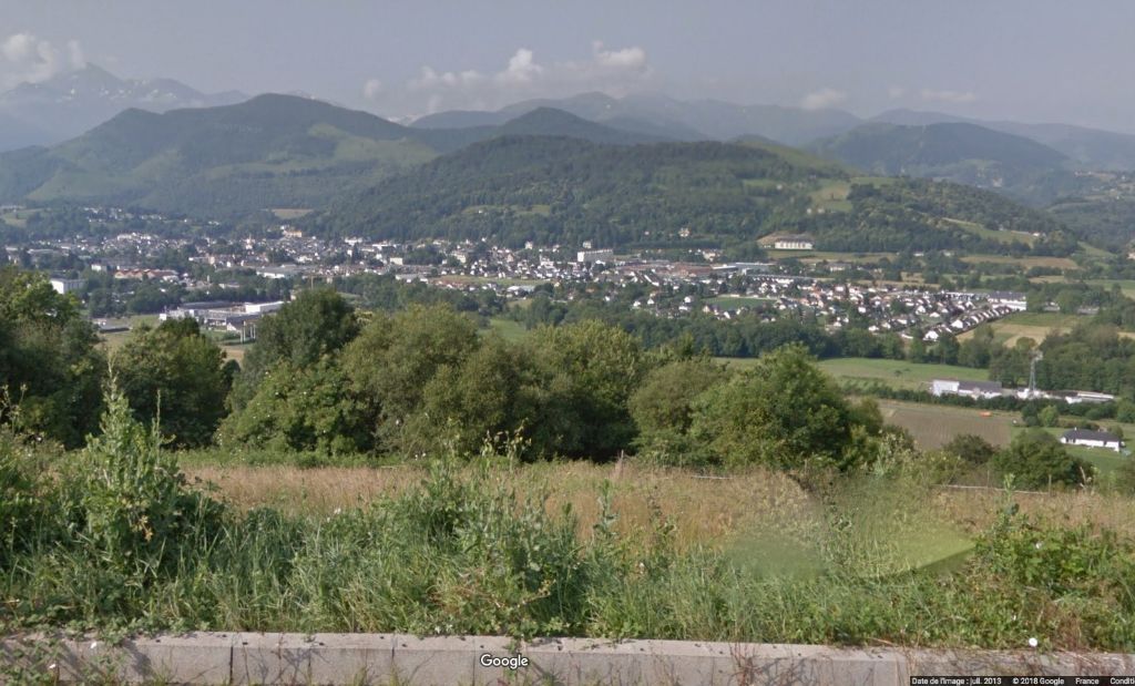 TERRAIN 882 m2 PLEIN SUD VIABILISE