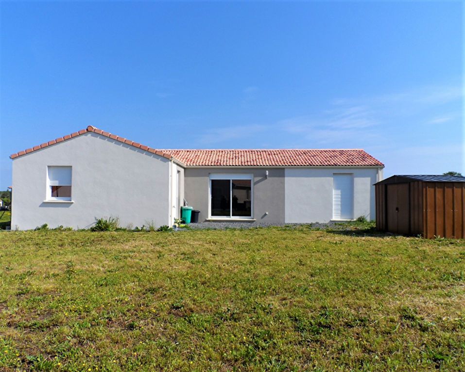 Maison ST QUENTIN EN MAUGES 4 Chambres 110 m²