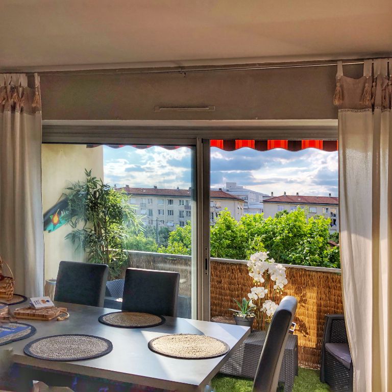 Appartement Lyon 8. T3 68.5 m2