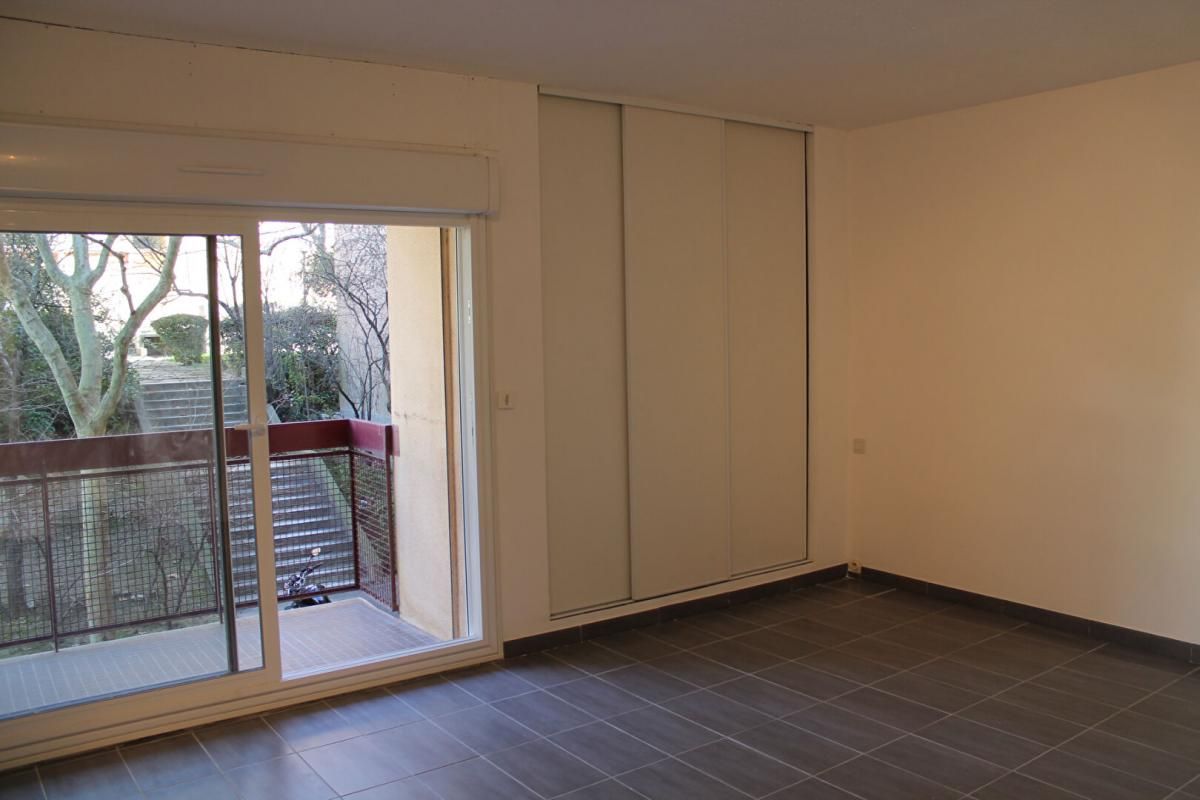 Appartement Aix En Provence Studio 27 m2 avec Balcon