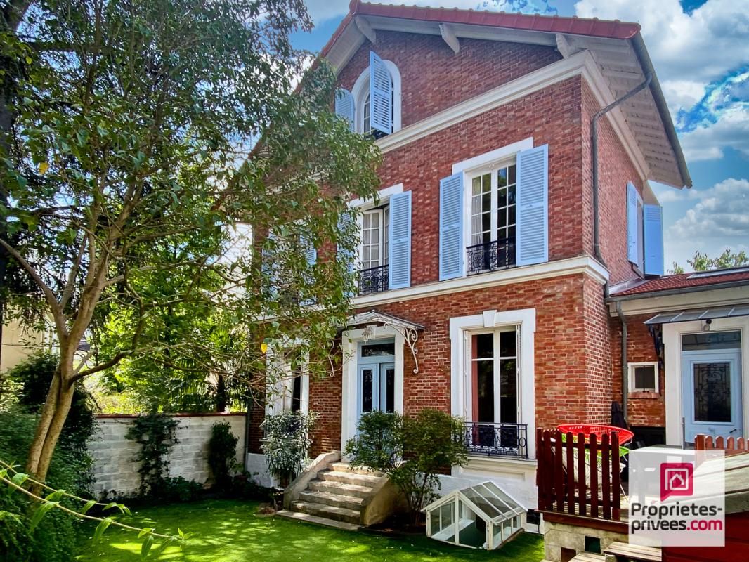 Magnifique maison sur Asnieres Sur Seine de 160.83 m2 au total et 106m² d'espace extérieur