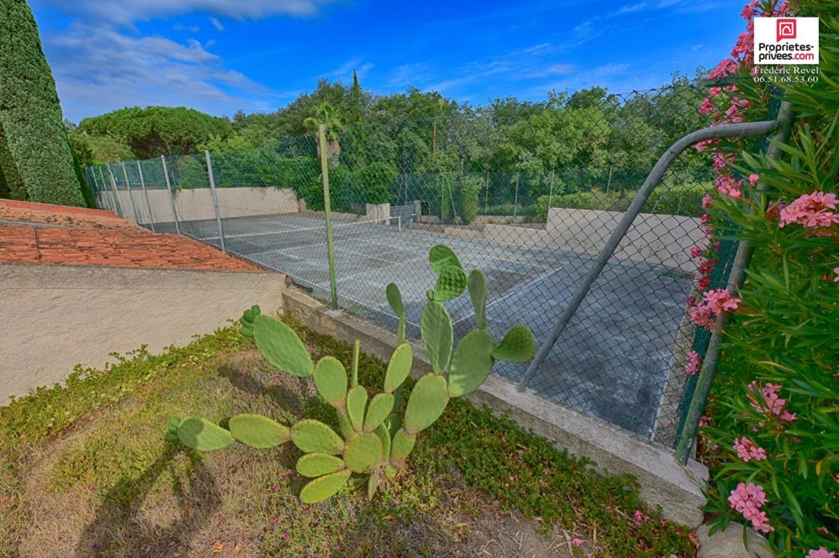SAINT-FELIU-D'AVALL Villa 4 faces avec piscine et tennis 3