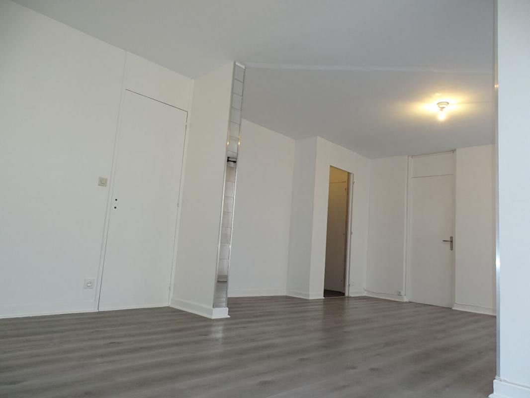 Appartement t4 + garage Reims 69 m2