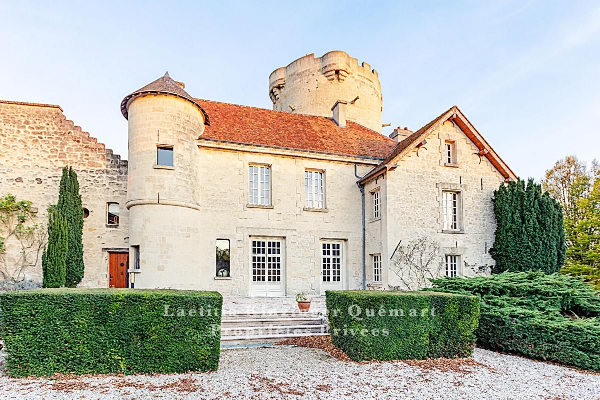 SOISSONS Château restauré et son donjon du XIIème siècle classé MH 1