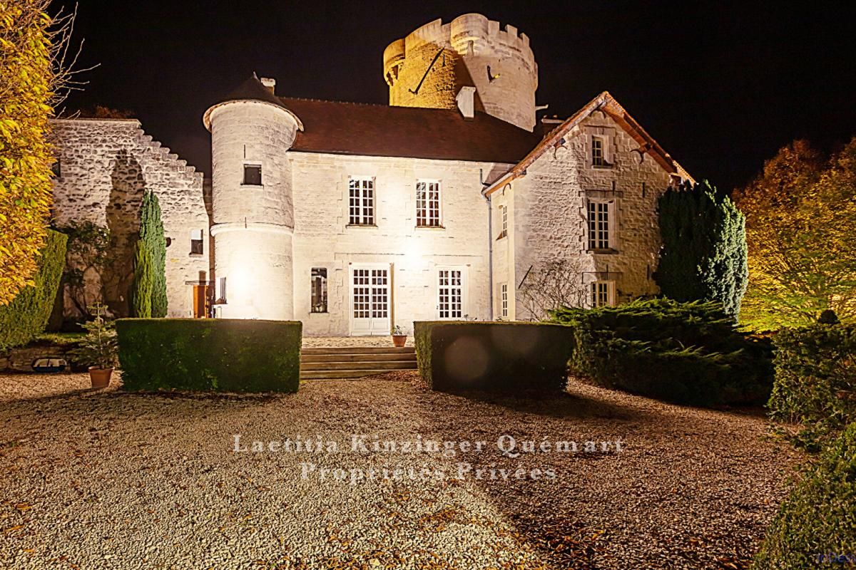 SOISSONS Château restauré et son donjon du XIIème siècle classé MH 4