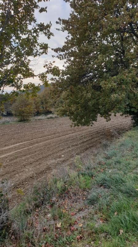 ROCHEFORT-DU-GARD Terrain agricole à Rochefort Du Gard 2773 m2 2