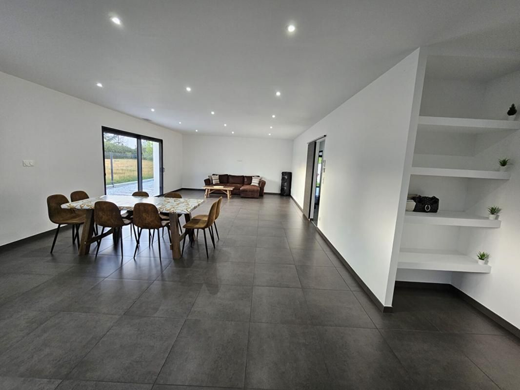 SAINT-SEURIN-SUR-L'ISLE Maison 2024 contemporaine 137m² de plain pied ,garage 27m² 4