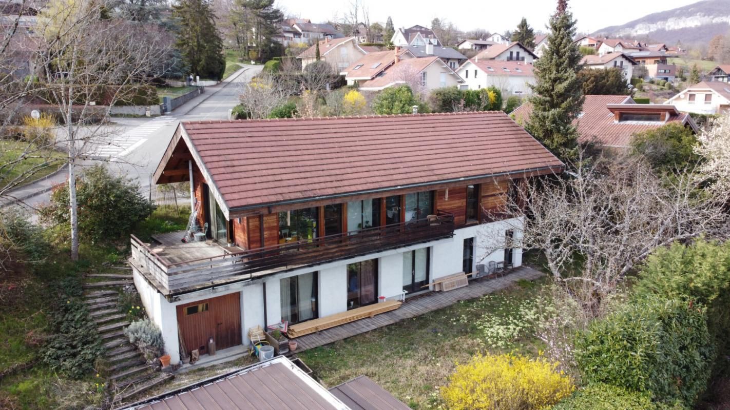 Maison d'architecte 150 m² avec 3 chambres, terrasse, jardin et garage