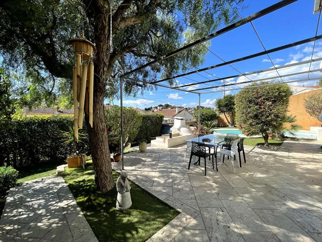 LA SEYNE-SUR-MER Charmante maison de 135 m²  avec jardin, piscine et terrasses - La Seyne-sur-Mer (83500) 2