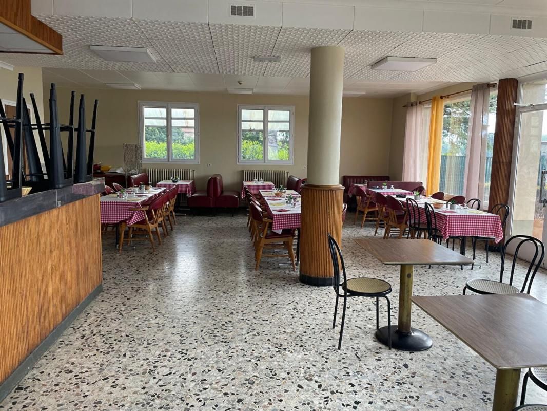 ROMANS-SUR-ISERE Grand Hotêl restaurant bar de 900m2 de surface habitable environ sur 3800m2 de terrain 1
