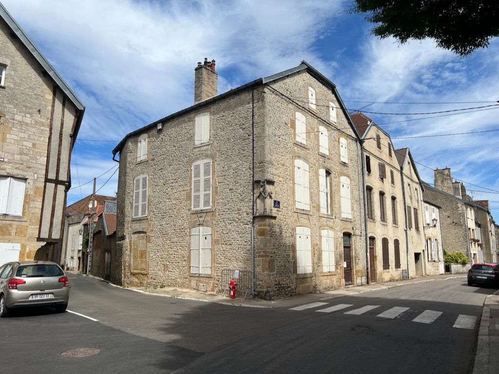 Opportunité de Langres : Maison en Pierre à rénover, 12 pièce(s) 260 m2