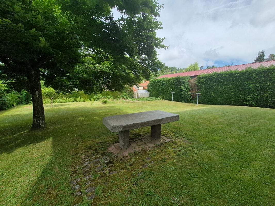 Saint Genest Malifaux 42660 Centre maison 160m² 3 chambres sur 1700m² de terrain