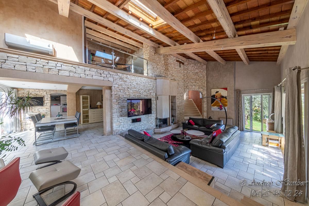 PIERREVERT En Provence, PROPRIETE d'EXCEPTION, 350 m²  sur splendide terrain de 4400 m² avec piscine 3
