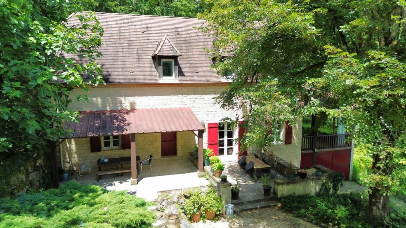 SARLAT-LA-CANEDA Maison périgourdine récente avec atelier sur 1,75 hectares à SARLAT 2