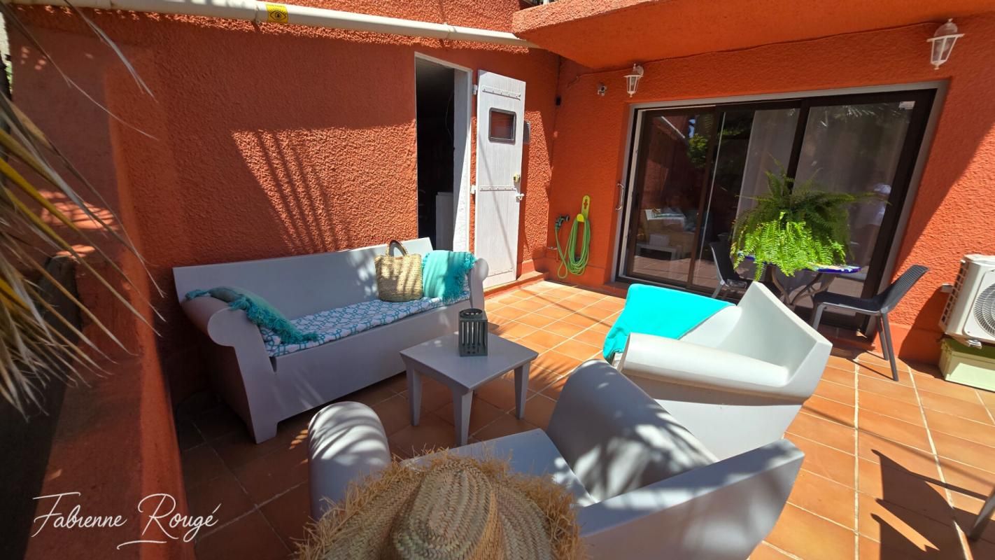 Carqueiranne - T2, 38 m² avec terrasse, atelier et place de parking