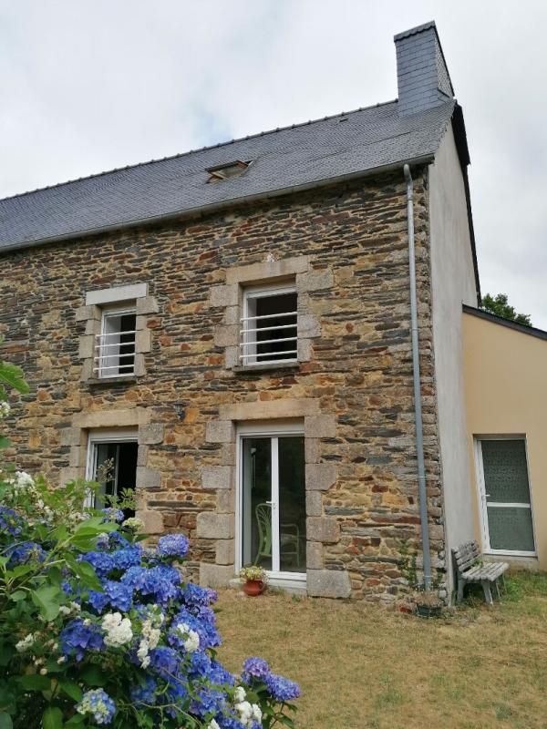 Maison en Pierre Loyat 3 chambres 107 m2