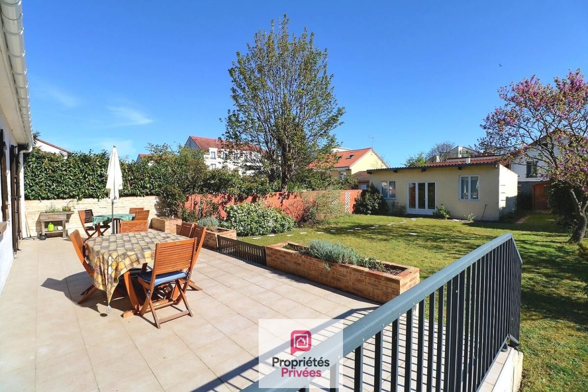 Maison Acheres 8 pièce(s) 161 m2