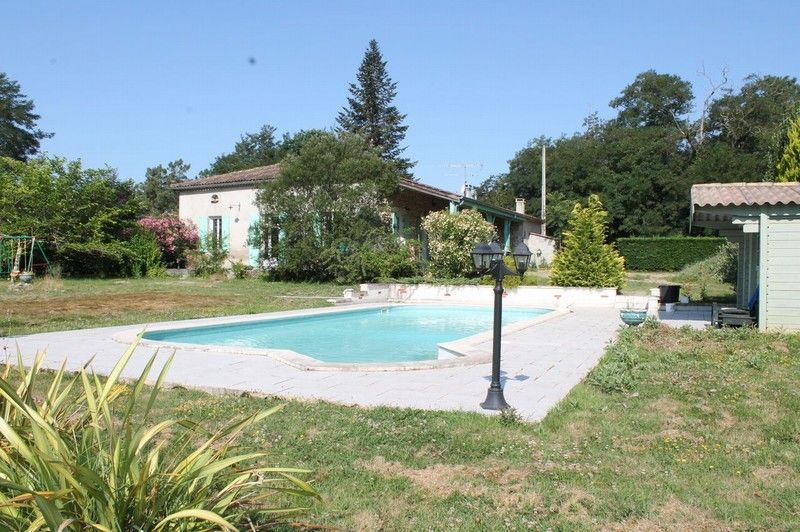 Maison en pierre 4 chambres - Piscine - Grand parc