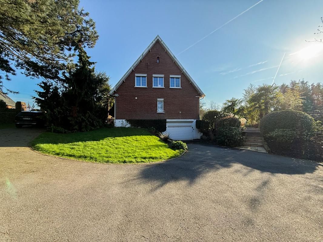 VIMY Maison semi plain-pied 220M², 5 à 6 chambres, sous sol complet jardin paysagé 3