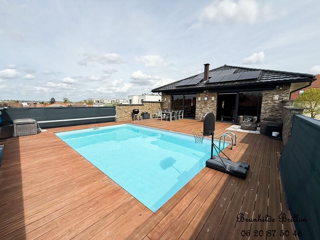 LENS Pavillon 215m², 3 chambres, bureau, garage, piscine, jardin 1