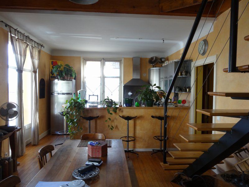 maison F6 140m2, bureaux 80m2, entrepôts 570m2