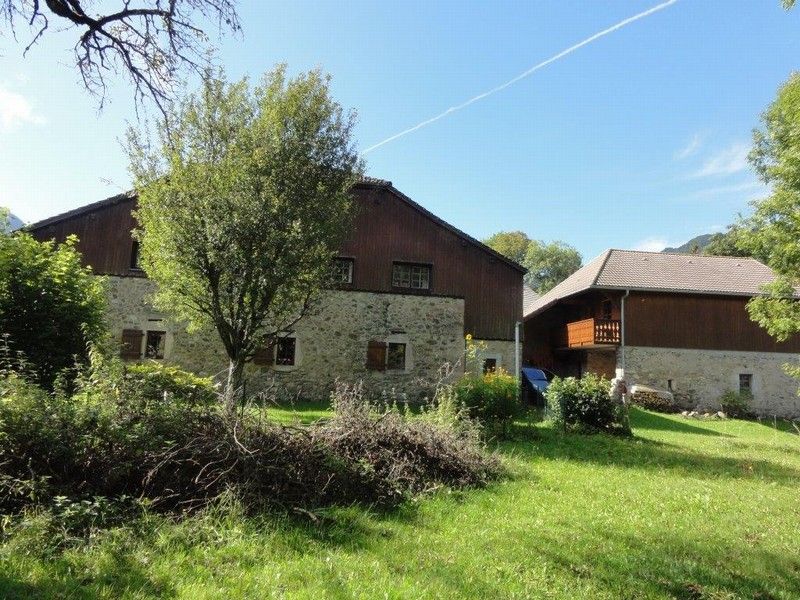 Maison de caractère avec son Annexe, au calme