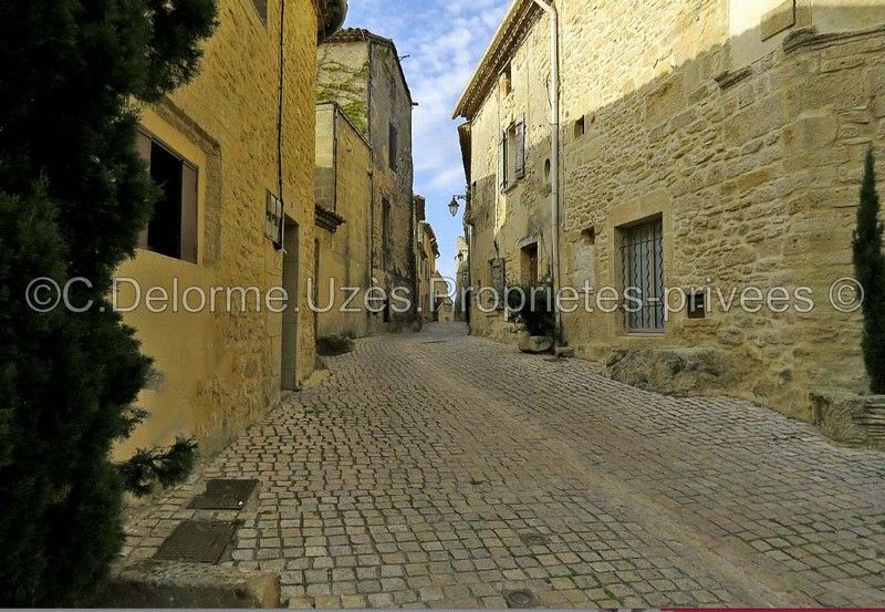 Castillon du gard maison de village petit commerce