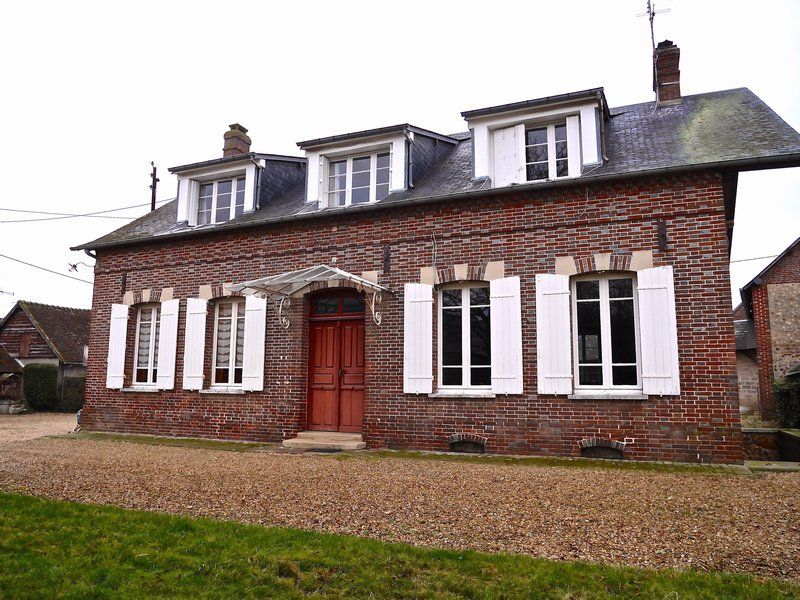 Corps de ferme Évreux centre ville