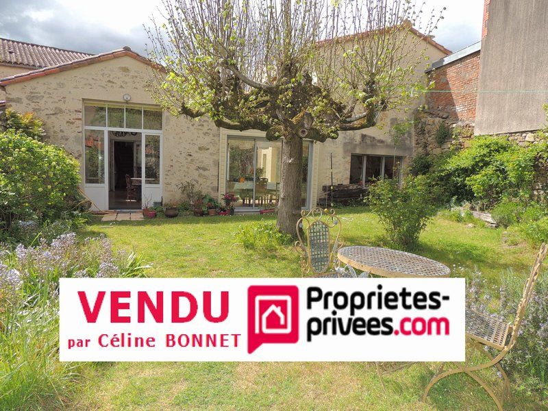 Centre-ville, maison en pierres 188m², 9 pièces
