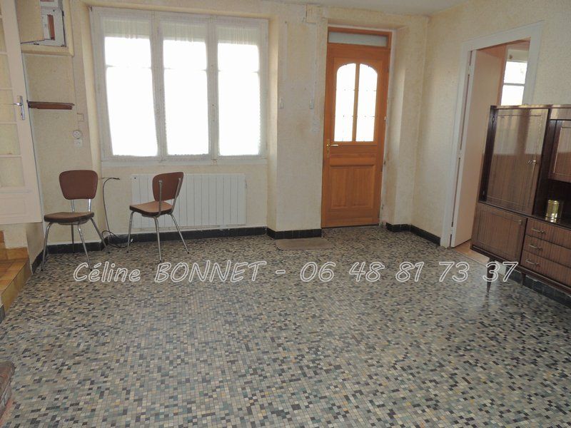 Maison à rénover, 3 chambres et 1 bureau, jardin