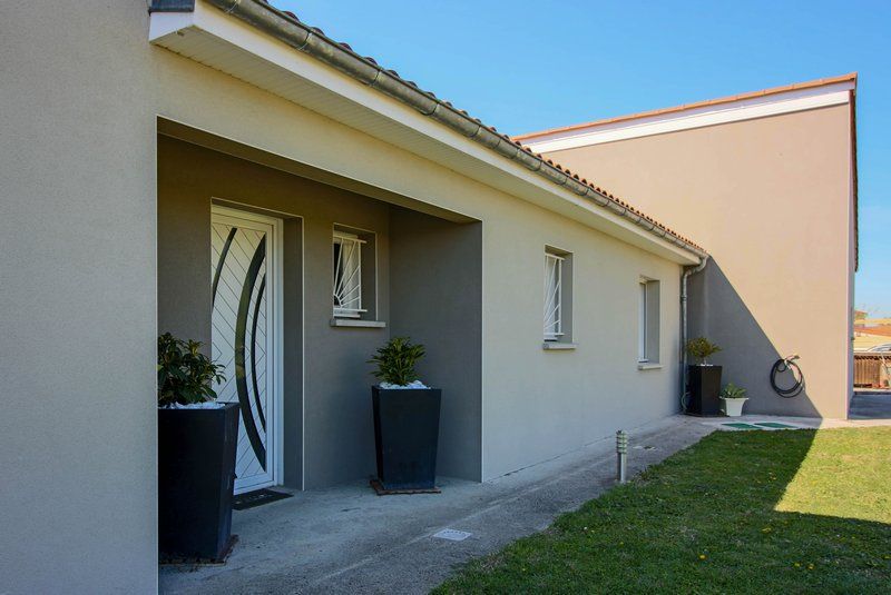Belle maison récente de plain pied sur jardin