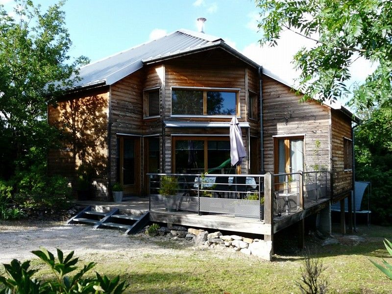 Maison bois proche de Cahors dans l'esprit indus
