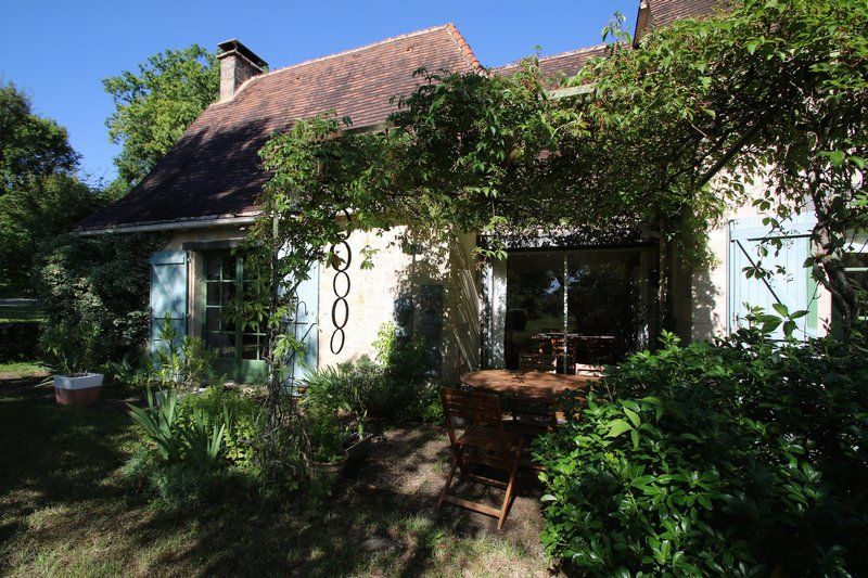 ST MARTIN DE VERS maison pierre 6 pièces