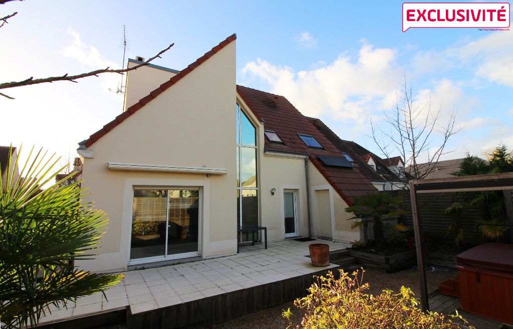 Maison 3 chambres et 1 bureau en mezzanine à Orléans