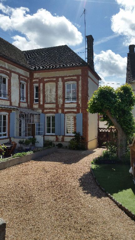 Maison Nonancourt 204 m2 4 chambres, acces direct N12