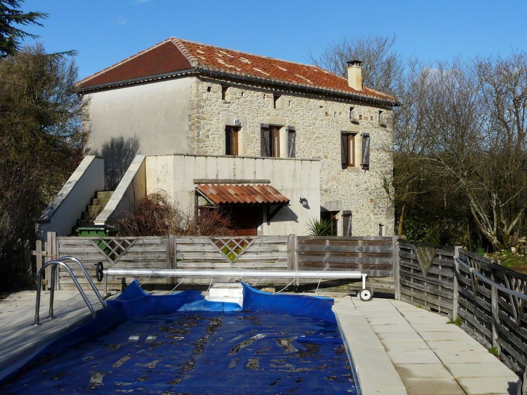 Maison en pierre avec piscine proche de Cahors