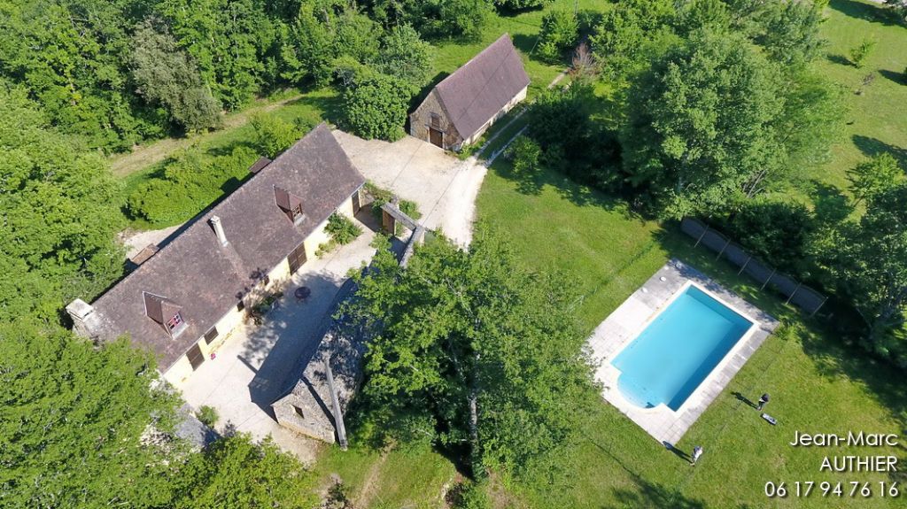 Métairie du 17ème 4 ch. piscine grange 1 ha