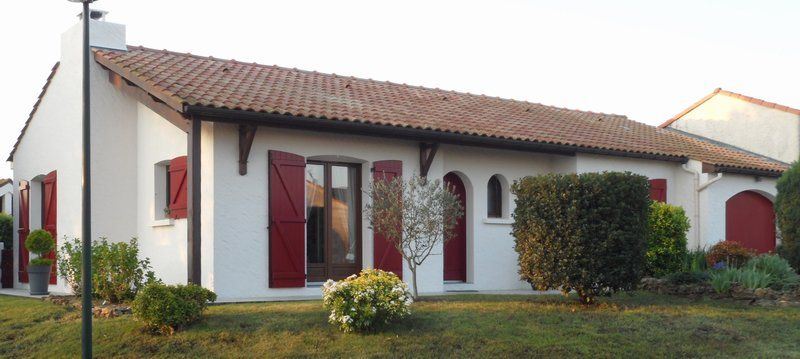 Maison de plain pied  bourg de St Viaud