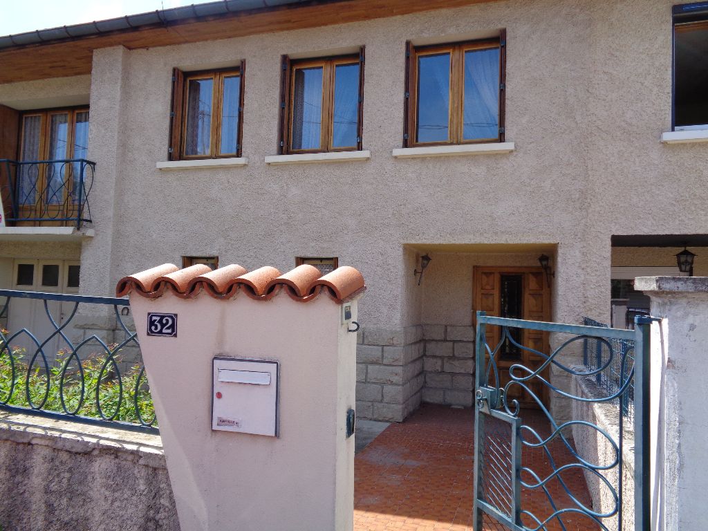 Le Puy en Velay (43) maison de ville de 100m2 habitables sur 800 m2 de terrain