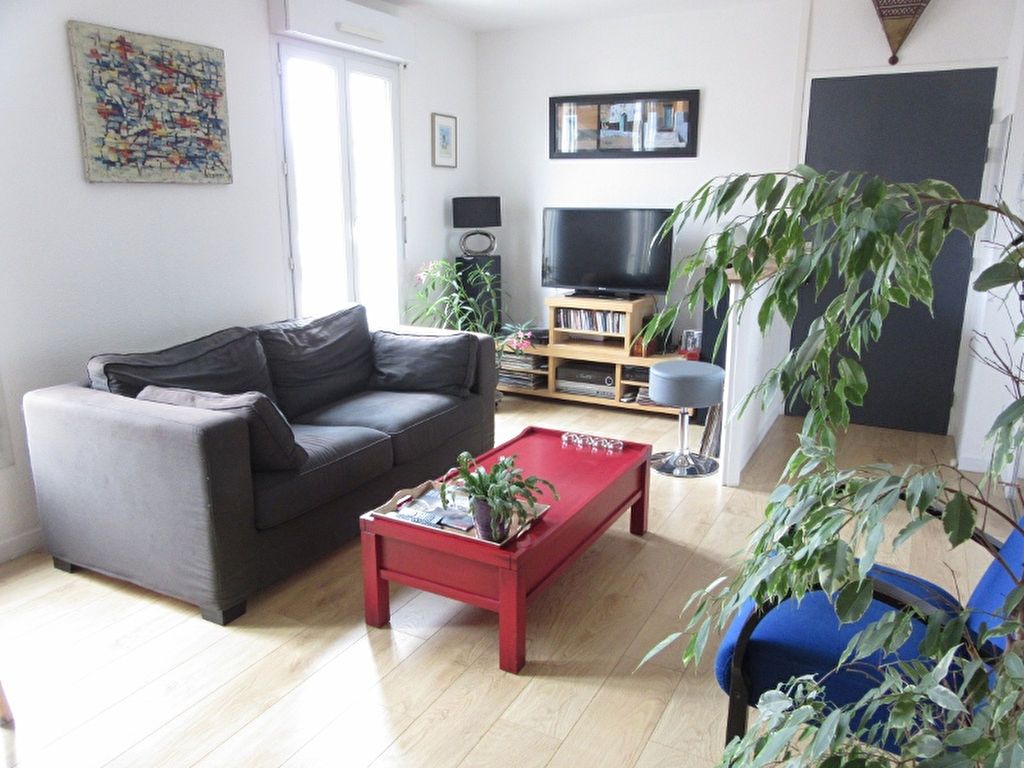 Appartement T3 Dernier étage Hyper centre Bordeaux 55 m2