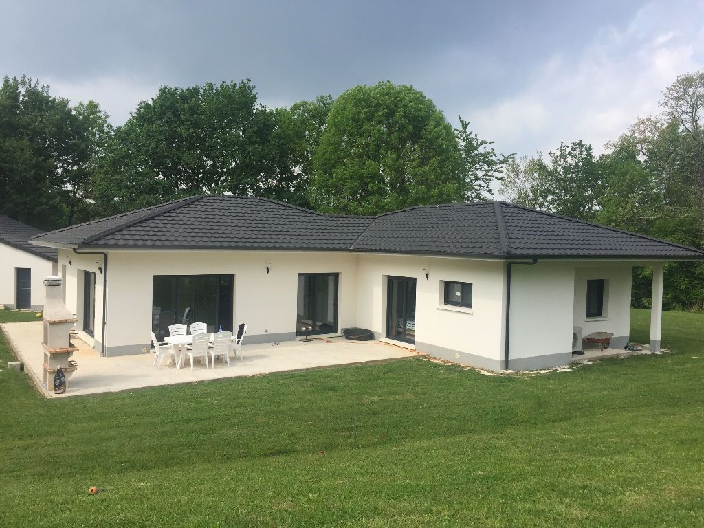 Maison contemporaine 6 pièce(s) 142 m2