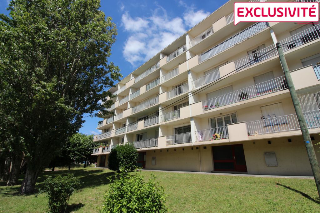 Appartement Saint Jean De La Ruelle 2 pièces avec balcon proche TRAM