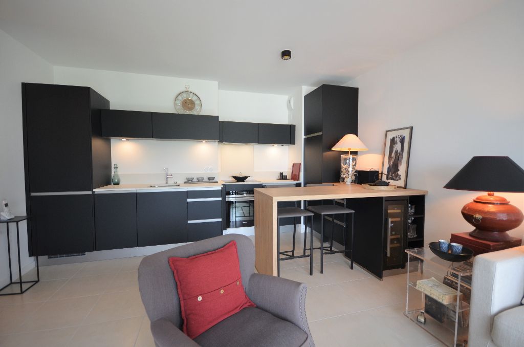 APPARTEMENT  T3 + balcon + parking  ETAT IMPECCABLE - NEUF DE 2017 - 10 min à pied du centre