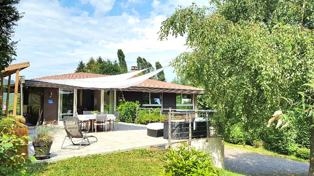 Au calme, superbe maison de 254 m² de plain pied sur 33 ares