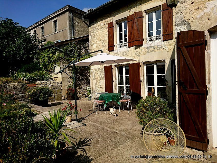 à 44 km de METZ,Maison,196m² ,4 CH,1860m² terrain clos, 219 000