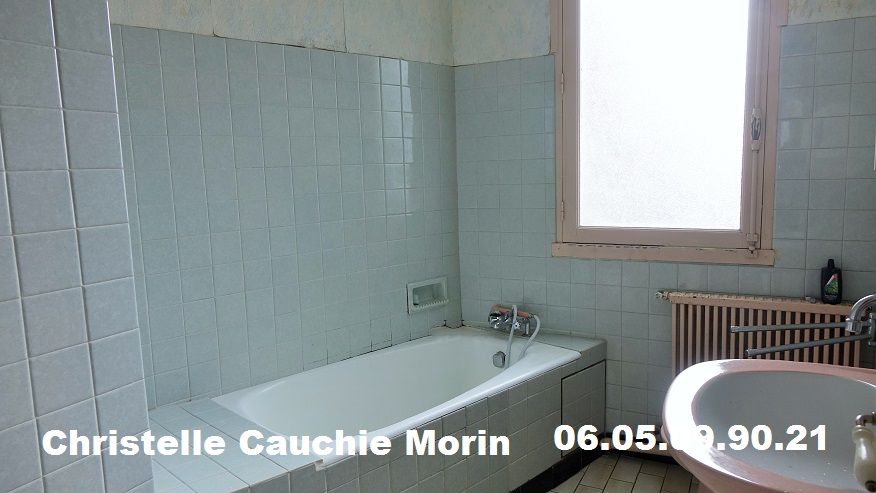 BATZ-SUR-MER Maison divisée en 2 appartements Batz Sur Mer 110 m2 3