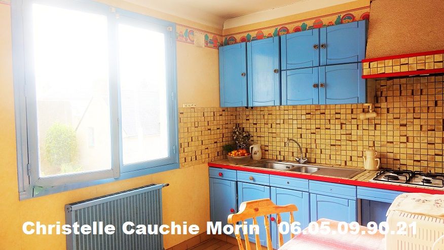BATZ-SUR-MER Maison divisée en 2 appartements Batz Sur Mer 110 m2 4
