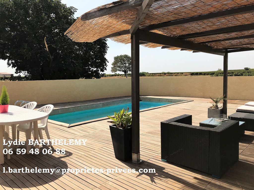 VILLA T4 AVEC VUE GARAGE ET PISCINE