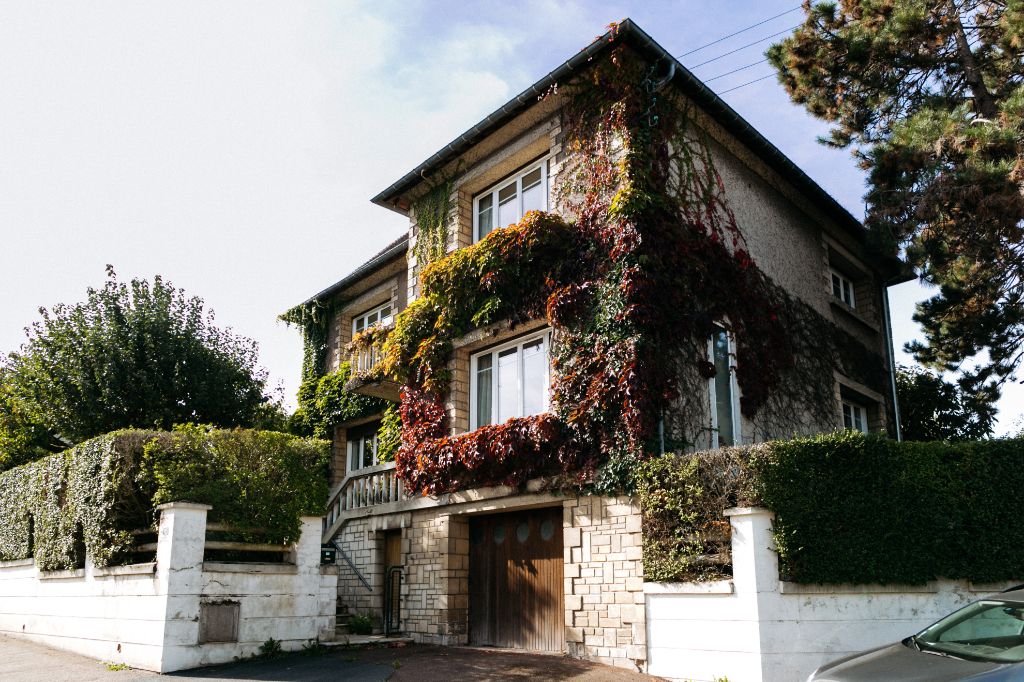 Maison ancienne de 8 pièce(s) 200 m² à Caen